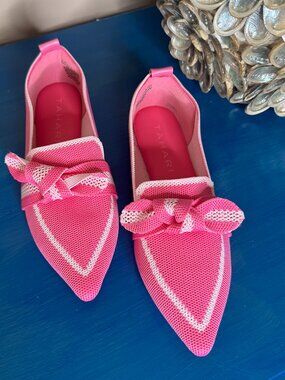 Tahari Florentia Pointed Toe Knit Loafers – Vibrant Pink/White (Size 6.5) NWOT